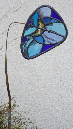 Emma Butler-Cole Aiken - Mecanopsis turquoise (Stained glass)